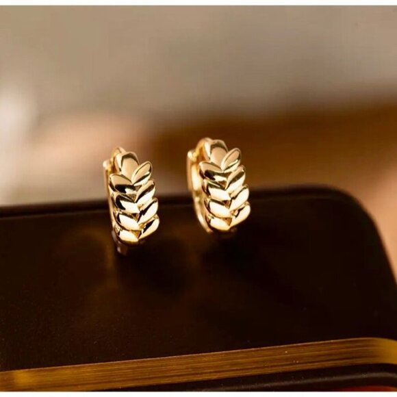 Delicate Gold Leaf and Flower Hoops - Picture 5 of 5